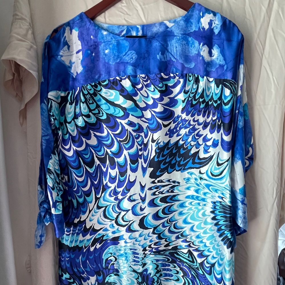 Like new Laundry by Shelli Segal - xs blue graphic dress